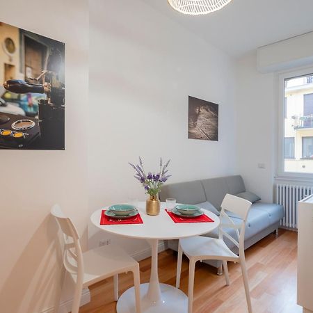 I Host Apartment - Gressoney 1 Milano Ngoại thất bức ảnh